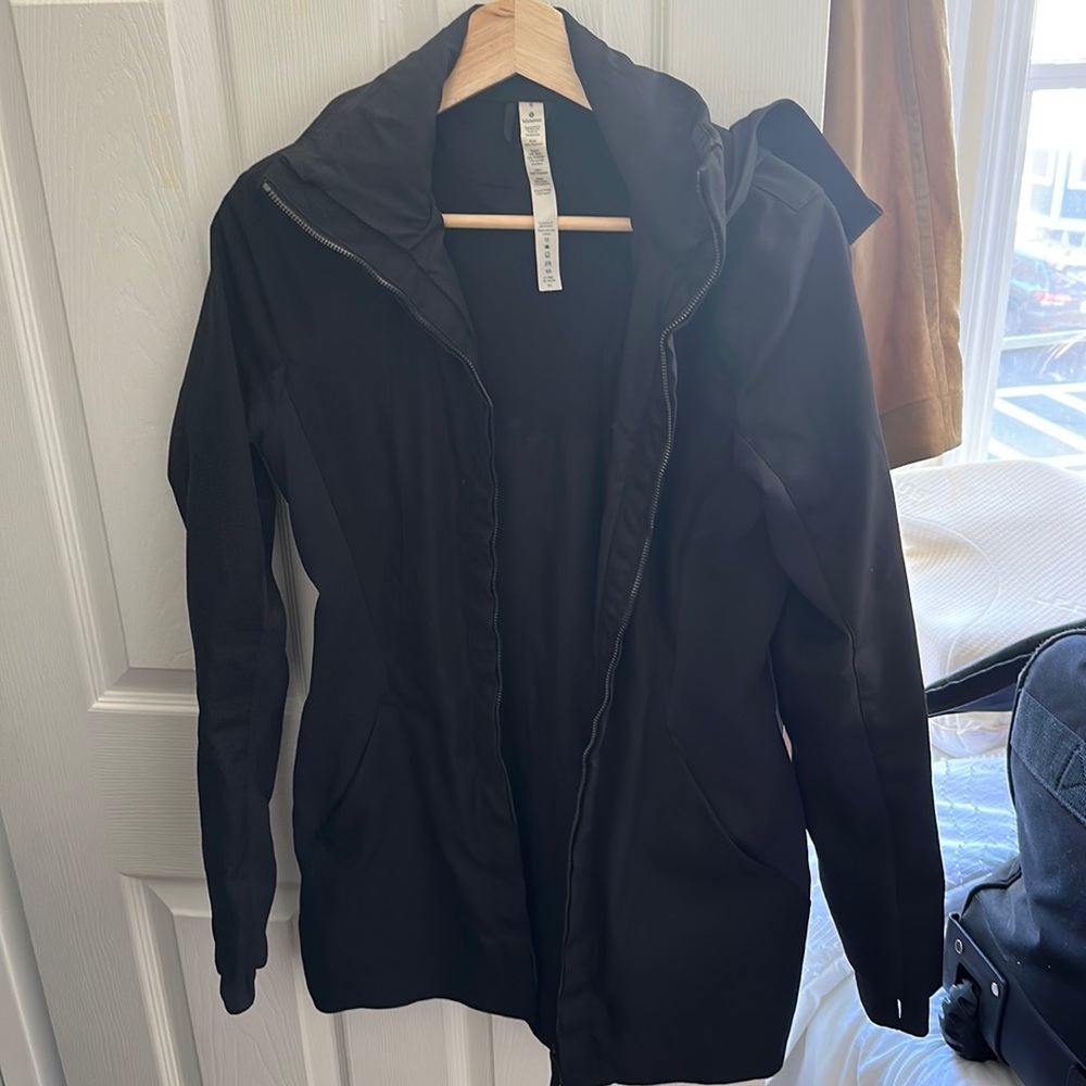 Lululemon rain jacket. Great condition. Simple but classic!